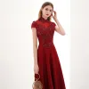 Vintage / Retro Burgundy Dancing Prom Dresses 2021 A-Line / Princess See-through High Neck Short Sleeve Appliques Lace Beading Floor-Length / Long Ruffle Formal Dresses