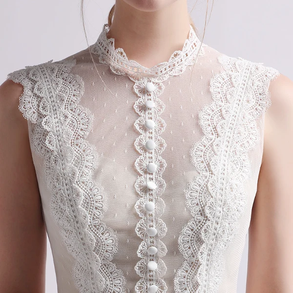 Vintage / Retro Champagne Wedding Dresses 2019 A-Line / Princess High Neck Sleeveless Appliques Lace Sweep Train Ruffle