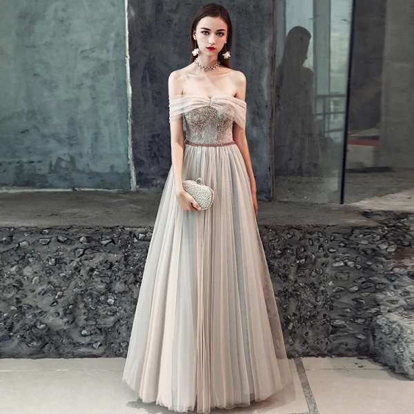 Elegante Champagner Grau Abendkleider 2019 A Linie Off Shoulder Kurze Ärmel Perlenstickerei Stoffgürtel Lange Rüschen Rückenfreies Festliche Kleider
