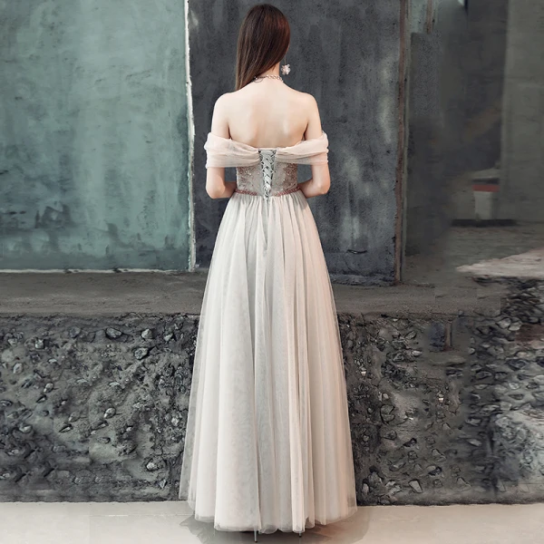Elegante Champagner Grau Abendkleider 2019 A Linie Off Shoulder Kurze Ärmel Perlenstickerei Stoffgürtel Lange Rüschen Rückenfreies Festliche Kleider