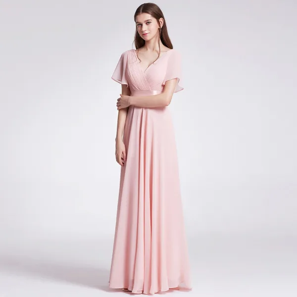 Simple Ivoire Chiffon Robe Demoiselle D'honneur 2019 Empire V-Cou Manches Courtes Ceinture Train De Balayage Volants Dos Nu Robe Pour Mariage