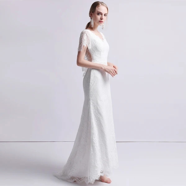 Edles Ivory / Creme Spitze Brautkleider / Hochzeitskleider 2019 Meerjungfrau V-Ausschnitt Kurze Ärmel Sweep / Pinsel Zug Rüschen