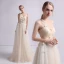 Romantisch Champagner Strand Brautkleider / Hochzeitskleider 2019 A Linie One-Shoulder Ärmellos Rückenfreies Schmetterling Applikationen Spitze Perlenstickerei Sweep / Pinsel Zug Rüschen