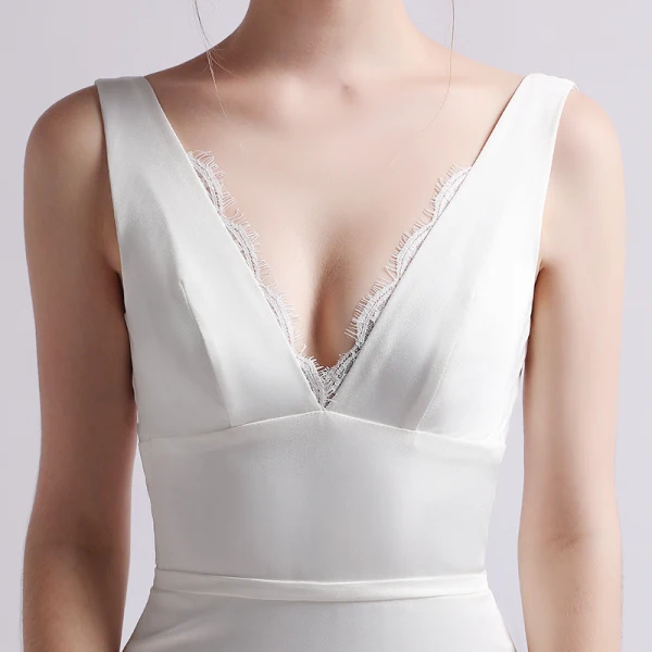Simple Ivoire Satin Robe De Mariée 2019 Trompette / Sirène V-Cou Sans Manches Dos Nu Train De Balayage Volants