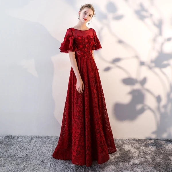 Chic / Belle Bordeaux Dentelle Robe De Soirée 2018 Empire Encolure Dégagée Manches Courtes Transparentes Appliques Fleur Faux Diamant Train De Balayage Volants Dos Nu Robe De Ceremonie