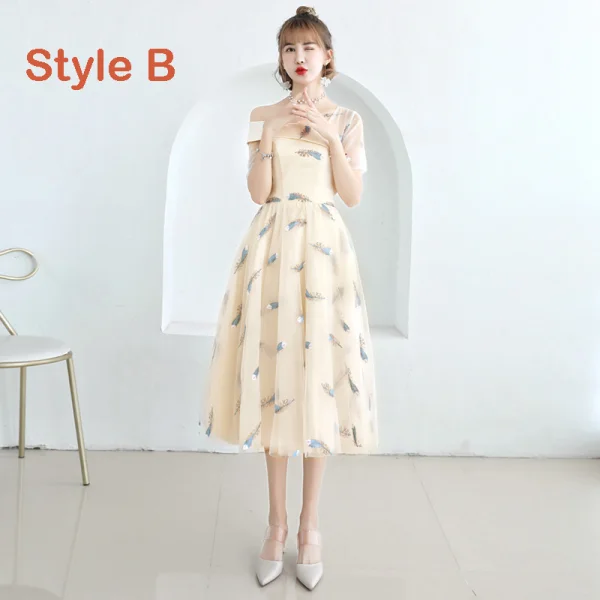 Lovely Champagne Bridesmaid Dresses 2019 A-Line / Princess Feather Appliques Lace Tea-length Ruffle Backless Wedding Party Dresses