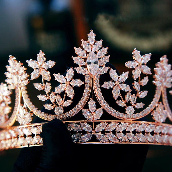 Lyx Guld Rhinestone Tiara Tillbehör 2019 Metall Brud Huvudbonad