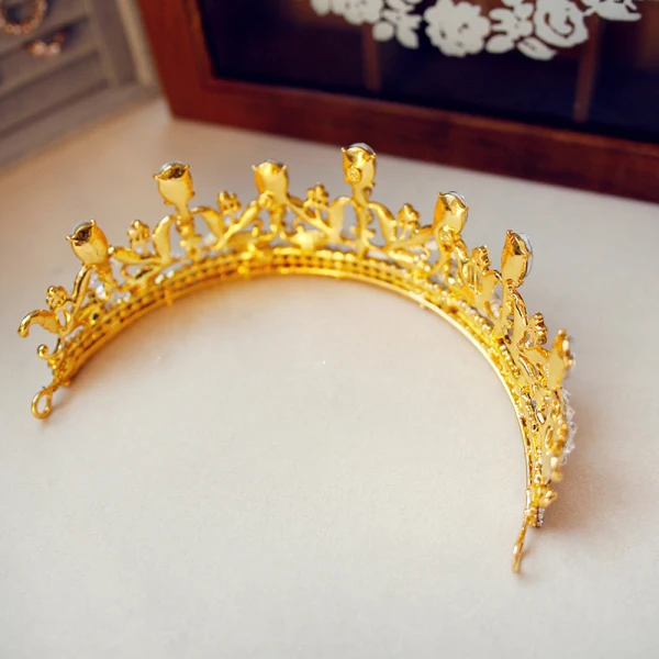 Piękne Złote Tiara 2019 Metal Perła Rhinestone Ozdoby Do Włosów Ślubne