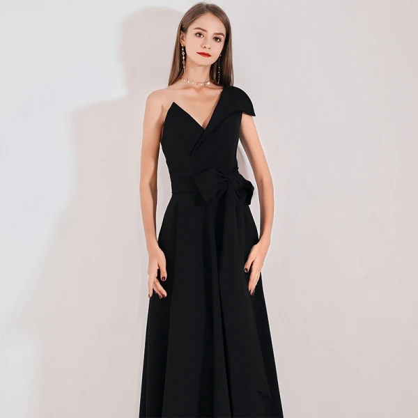 Schlicht Schwarz Abendkleider 2019 A Linie One-Shoulder Ärmel Lange Rüschen Rückenfreies Festliche Kleider