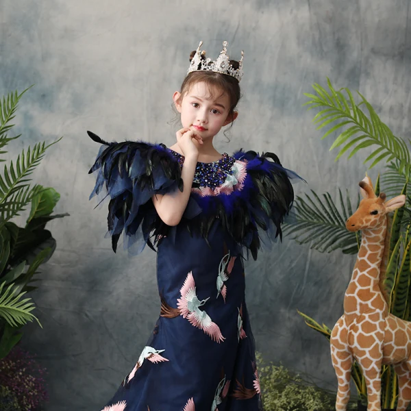 Stunning Navy Blue Flower Girl Dresses 2019 Trumpet / Mermaid Scoop Neck Sleeveless Feather Beading Embroidered Sweep Train Wedding Party Dresses