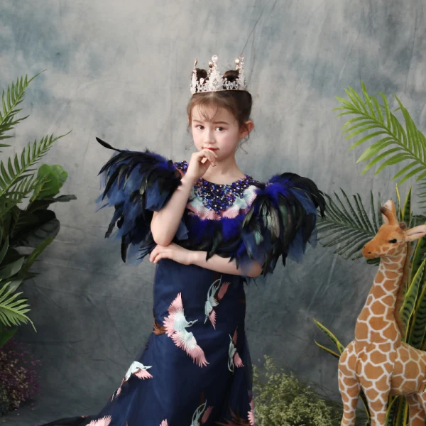 Stunning Navy Blue Flower Girl Dresses 2019 Trumpet / Mermaid Scoop Neck Sleeveless Feather Beading Embroidered Sweep Train Wedding Party Dresses