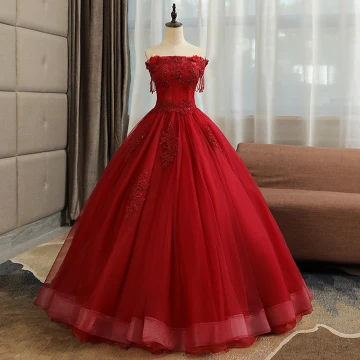 Niedrogie Quinceañera Burgund Sukienki Na Bal 2019 Princessa Skrzyżowane Pasy Przy Ramieniu Kótkie Rękawy Frezowanie Kutas Aplikacje Z Koronki Długie Wzburzyć Bez Pleców
