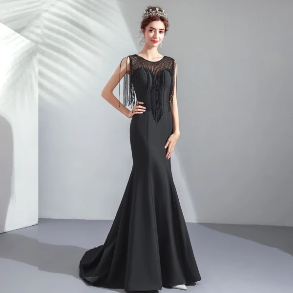 Élégant Noire Transparentes Robe De Soirée 2019 Trompette / Sirène Encolure Dégagée Sans Manches Perlage Gland Train De Balayage Volants Robe De Ceremonie