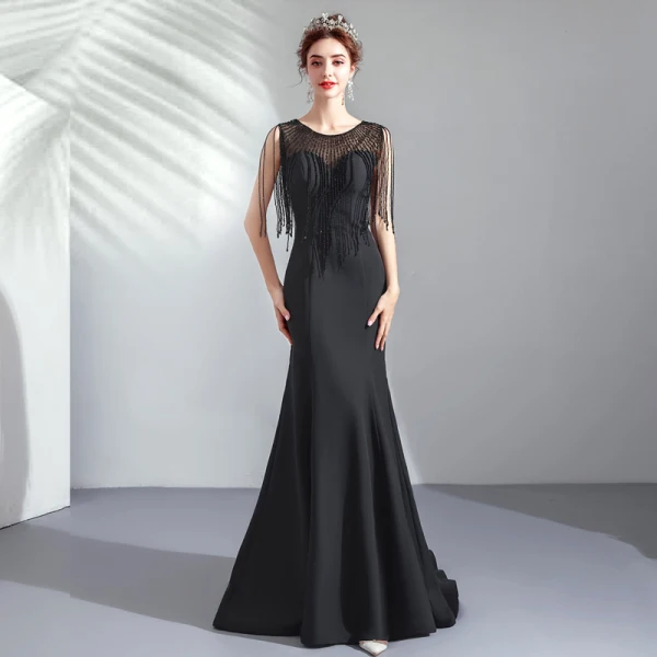 Élégant Noire Transparentes Robe De Soirée 2019 Trompette / Sirène Encolure Dégagée Sans Manches Perlage Gland Train De Balayage Volants Robe De Ceremonie