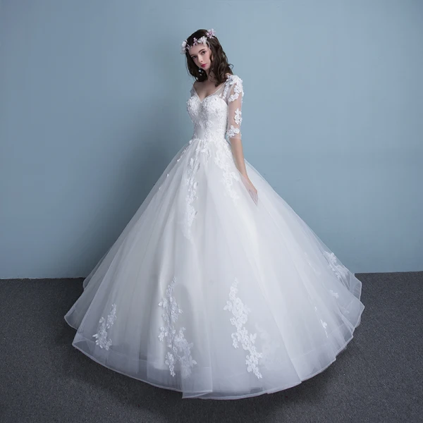 Abordable Église Robe De Mariée 2017 En Dentelle Appliques Faux Diamant Perle Volants en Cascade Dos Nu V-Cou 1/2 Manches Longue Blanche Robe Boule