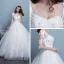 Abordable Église Robe De Mariée 2017 En Dentelle Appliques Faux Diamant Perle Volants en Cascade Dos Nu V-Cou 1/2 Manches Longue Blanche Robe Boule