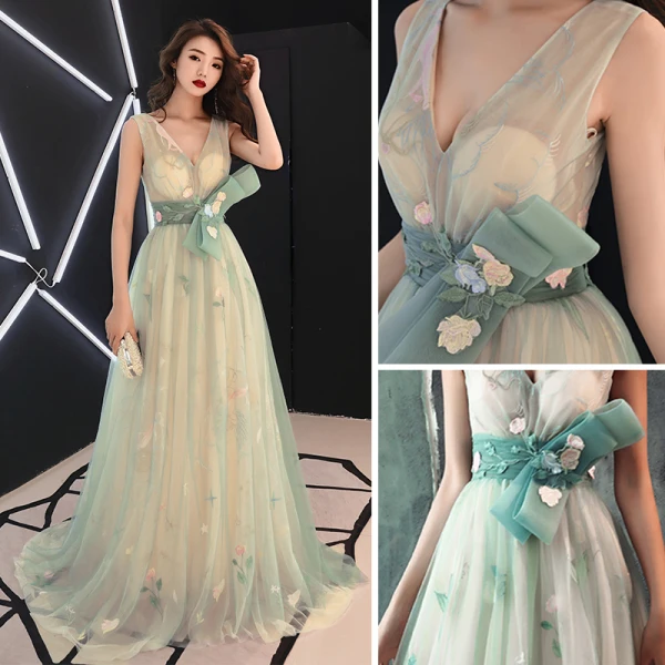 Fée Des Fleurs Vert Cendré Transparentes Robe De Soirée 2019 Princesse V-Cou Sans Manches Appliques En Dentelle Noeud Ceinture Train De Balayage Volants Dos Nu