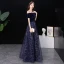 Erschwinglich Marineblau Wildleder Abendkleider 2019 A Linie Off Shoulder Kurze Ärmel Stoffgürtel Glanz Pailletten Lange Rüschen Rückenfreies Festliche Kleider