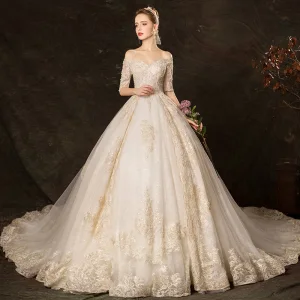 Élégant Champagne Robe De Mariée 2019 Robe Boule De L Épaule 1 2 Manches Dos Nu Appliques En Dentelle Perlage Glitter Tulle Cathedral Train Volants