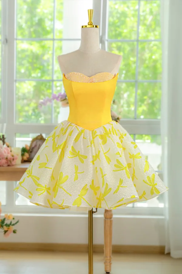 Chic / Belle Jaune Courte de retour Robe De Fête 2024 Robe De Graduation Bustier Sans Manches Dos Nu Tulle