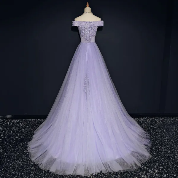 Schöne Lavendel Abendkleider 2018 A Linie Off Shoulder Kurze Ärmel Applikationen Mit Spitze Perlenstickerei Kristall Sweep / Pinsel Zug Rüschen Rückenfreies Festliche Kleider