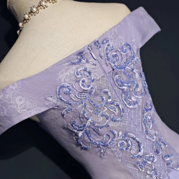 Schöne Lavendel Abendkleider 2018 A Linie Off Shoulder Kurze Ärmel Applikationen Mit Spitze Perlenstickerei Kristall Sweep / Pinsel Zug Rüschen Rückenfreies Festliche Kleider