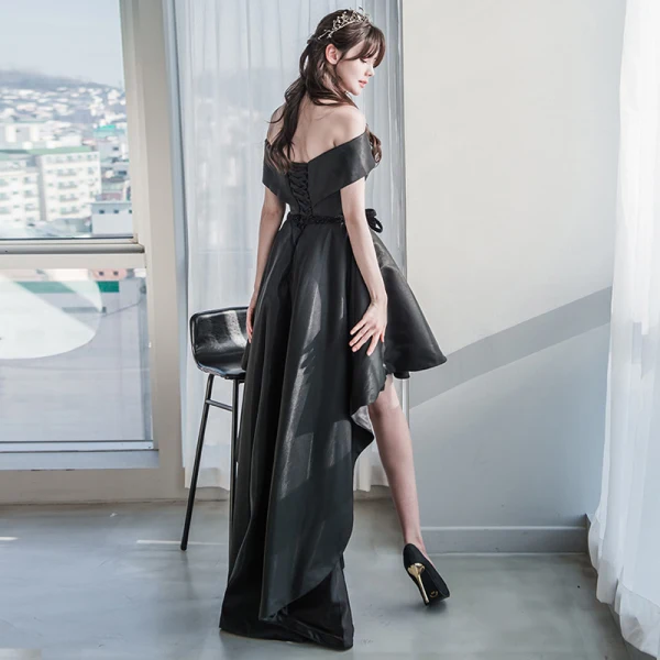 Chic / Belle Noire Robe De Cocktail 2018 Princesse De l'épaule Manches Courtes Perlage Ceinture Asymétrique Dos Nu Robe De Ceremonie
