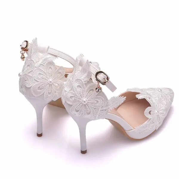 Élégant Blanche Perle En Dentelle Fleur Chaussure De Mariée 2025 Bride Cheville 9 cm Talons Aiguilles À Bout Pointu Mariage Talons Hauts