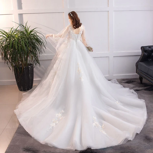 Modern / Fashion White Plus Size Ball Gown Wedding Dresses 2019 Lace Tulle Appliques Backless Beading Sequins Strapless Chapel Train Wedding