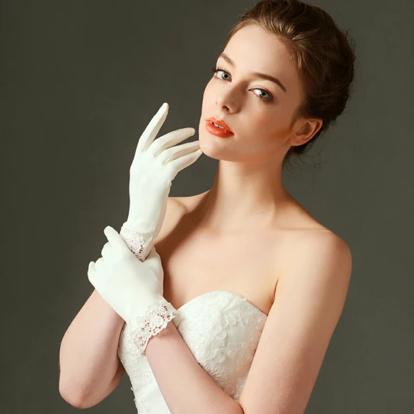 Chic / Beautiful Ivory Wedding 2018 Charmeuse Lace-up Beading Rhinestone Bridal Gloves