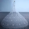 Mooie / Prachtige Witte Bruidssluier 2017 Tule Geborduurde Huwelijk
