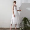 Mode Weiß Wadenlang Hochzeit 2018 A Linie V-Ausschnitt Schnüren Tülle Applikationen Rückenfreies Brautkleider