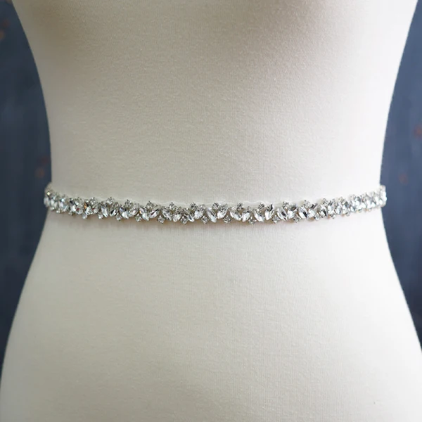 Romantique Couture Blanche Promo Rubans 2020 Satin Métal Fait main Perlage Faux Diamant La Mariée Mariage Soirée Accessorize