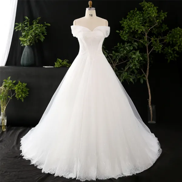 Classic Elegant Ivory Plus Size Ball Gown Wedding Dresses 2021 Crossed Straps Off-The-Shoulder Sleeveless Lace Tulle 3D Lace Appliques Backless Handmade  Chapel Train Wedding