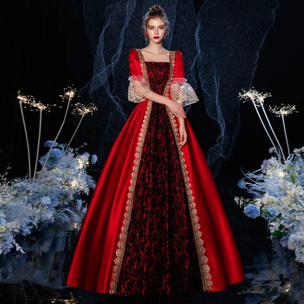 Vintage / Originale Médiévale Gothique Rouge Robe Boule Robe De Bal 2021 En Dentelle Bretelles croisées 1/2 Manches Encolure Carrée Longue Fait main Perlage Faux Diamant Cosplay Promo Robe De Ceremonie