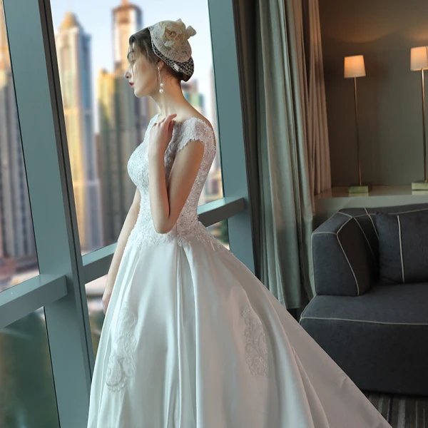 Classic Wedding Dresses 2017 Cathedral Train White Ball Gown Scoop Neck Short Sleeve Backless Pearl Sequins Lace Appliques