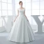 Chic / Belle Salle Robe De Mariée 2017 Longue Blanche Robe Boule V-Cou Sans Manches Dos Nu Faux Diamant Noeud Ceinture En Dentelle Appliques