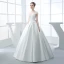 Chic / Belle Salle Robe De Mariée 2017 Longue Blanche Robe Boule V-Cou Sans Manches Dos Nu Faux Diamant Noeud Ceinture En Dentelle Appliques