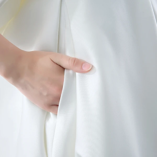 Chic / Belle Salle Robe De Mariée 2017 Longue Blanche Robe Boule V-Cou Sans Manches Dos Nu Faux Diamant Noeud Ceinture En Dentelle Appliques