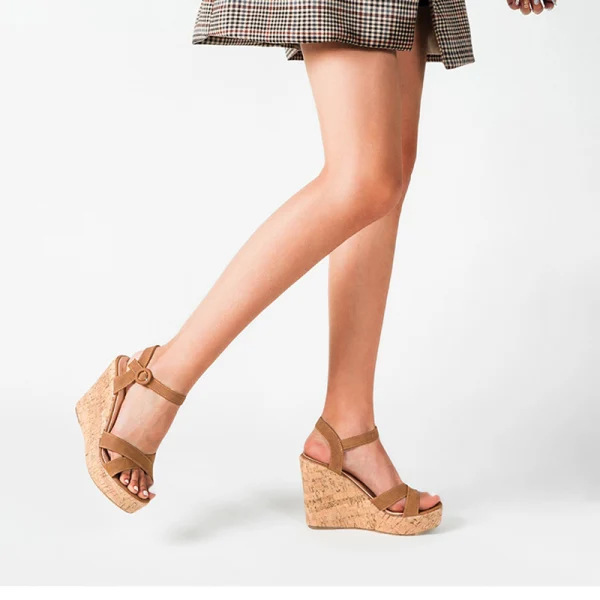 Modest / Simple Brown Street Wear Beach Womens Sandals 2022 Ankle Strap Waterproof 11 cm Wedges Open / Peep Toe Sandals High Heels