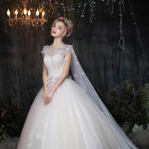 Unique Kirche Brautkleider 2017 Weiß Ballkleid Kathedrale Schleppe Ärmellos Eckiger Ausschnitt Künstliche Blumen Rückenfreies Applikationen Mit Spitze Perlenstickerei Perle