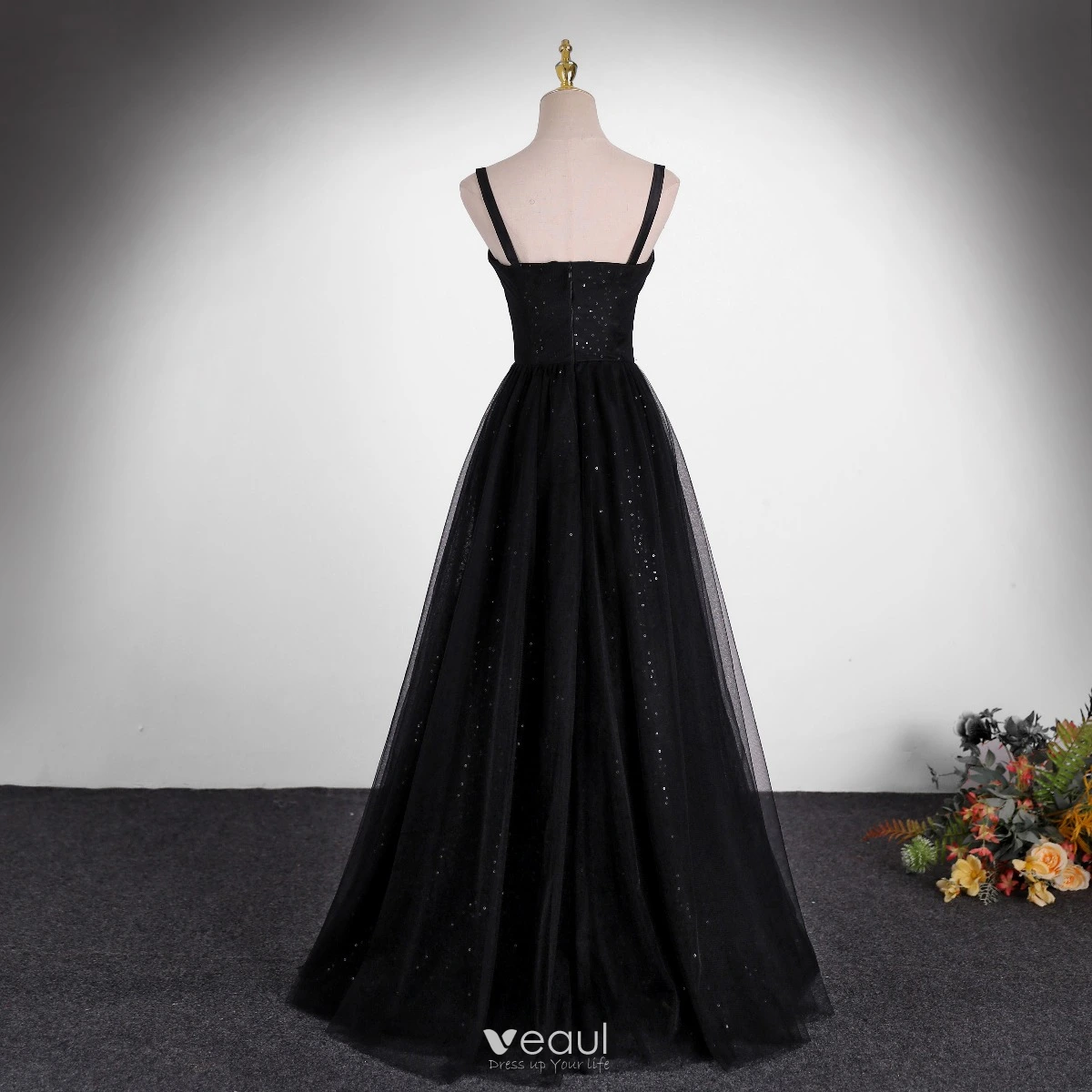 Modest Simple Black Prom Dresses 2022 A Line Princess Spaghetti Straps Sequins Sleeveless Backless Floor Length