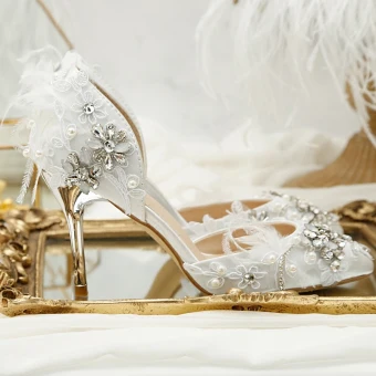 Luxury Gorgeous White Wedding Beading Crystal Flower Rhinestone Wedding Shoes 2018