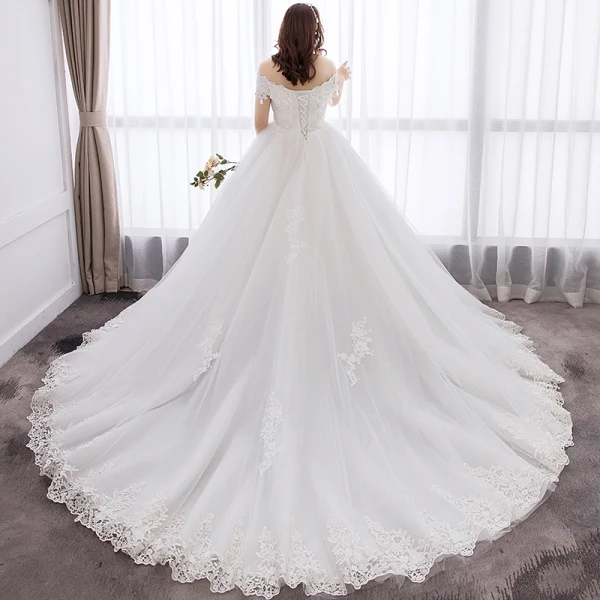 Modest / Simple White Ball Gown Plus Size Wedding Dresses 2019 Lace Appliques Backless Embroidered Strapless Chapel Train Wedding