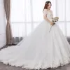 Modest / Simple White Ball Gown Plus Size Wedding Dresses 2019 Lace Appliques Backless Embroidered Strapless Chapel Train Wedding