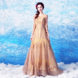 Snygga Fina Guld Balklänningar 2018 Prinsessa Långa Tyll U Hals Appliqués Halterneck Beading Glittriga Glitter Paljetter Bal Formella Klänningar