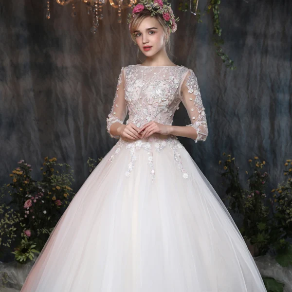 Classique Salle Robe De Mariée 2017 Blanche Robe Boule Longue Encolure Carrée 3/4 Manches Dos Nu En Dentelle Fleur Appliques