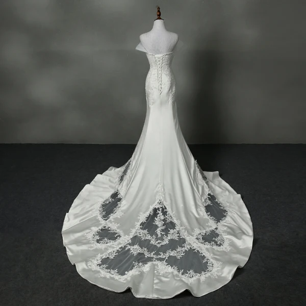 Élégant Église Salle Robe De Mariée 2017 Trompette / Sirène Cathedral Train Bustier Sans Manches Dos Nu En Dentelle Appliques