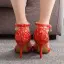 Charmant Rot Strass Brautschuhe 2025 Knöchelriemen 9 cm Stilettos Spitzschuh Hochzeit Hochhackige