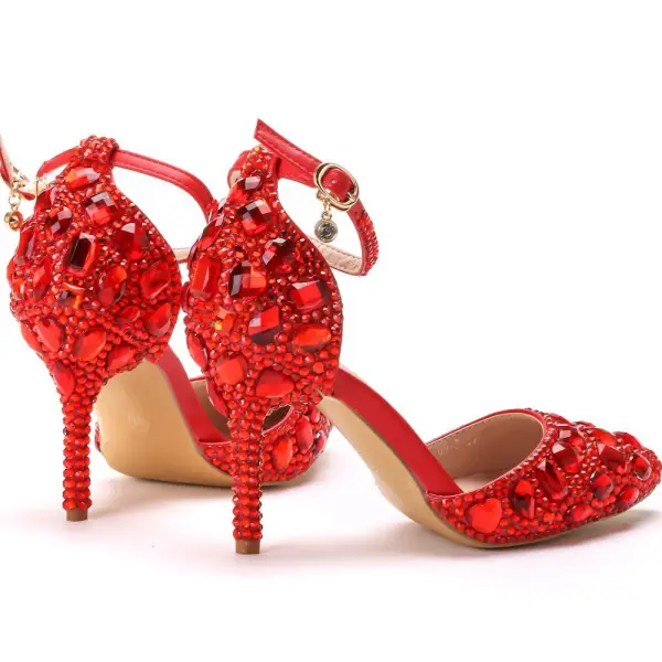 Charmant Rot Strass Brautschuhe 2025 Knöchelriemen 9 cm Stilettos Spitzschuh Hochzeit Hochhackige